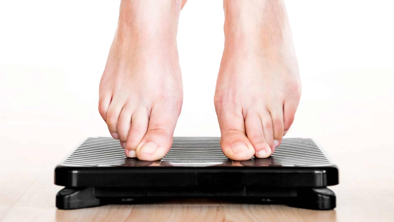 Крутой трюк: Если вы не можете похудеть, помогите себе кулаком!