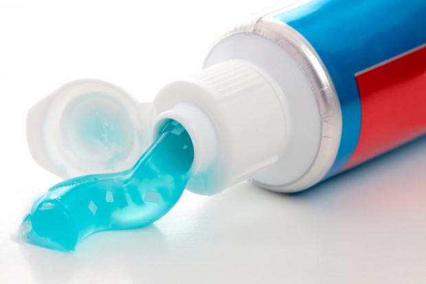 Депиляция в домашних условиях: обычная зубная паста может творить чудеса