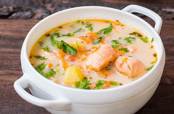Рецепт вкусного супа со сливками и красной рыбой.