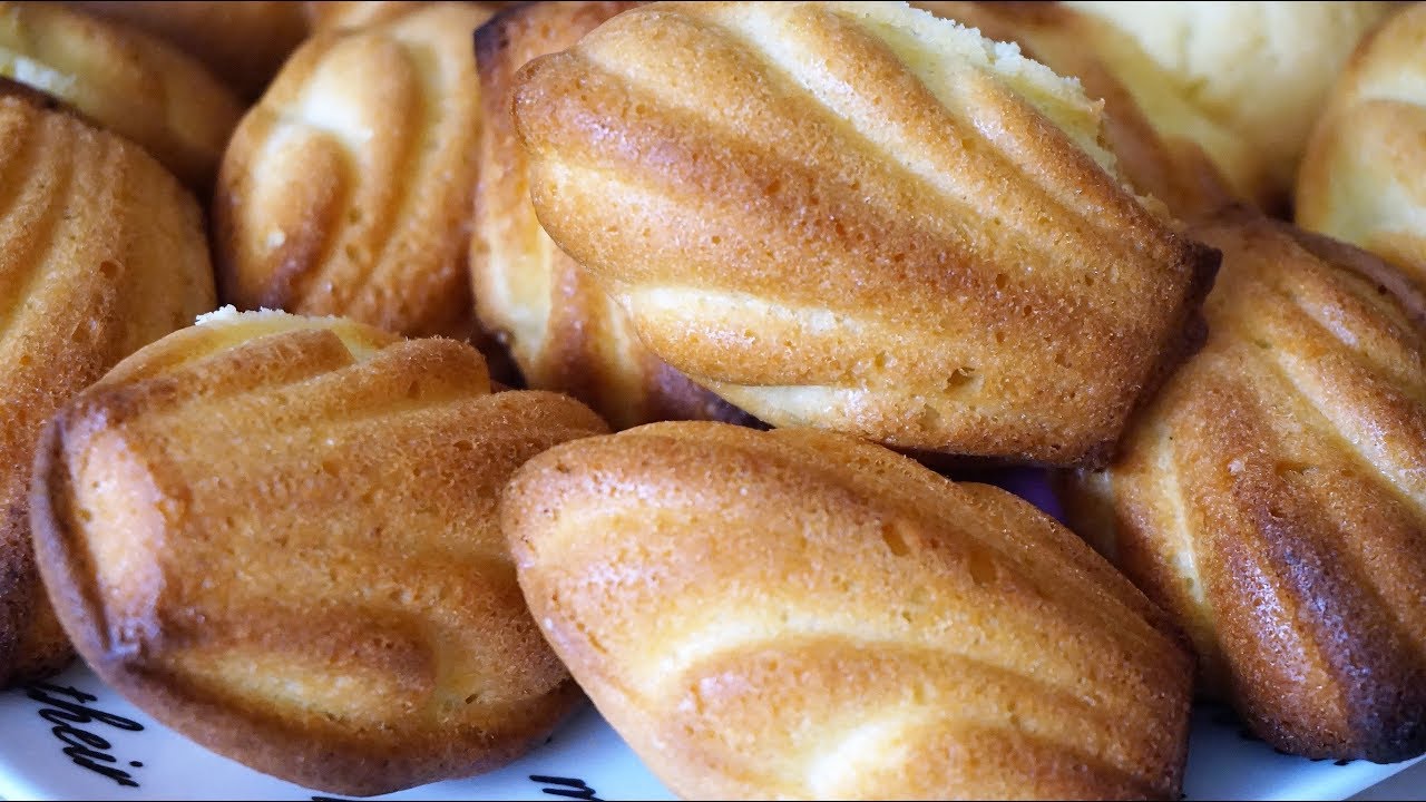 Французское бисквитное печенье «Мадлен» от Пьера Эрме. Хрустящая корочка и нежная бисквитная серединка. Готовится быстро и просто.